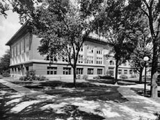 A black and white photo of Lincoln Hall